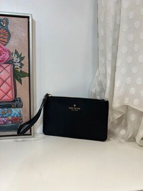 🔥 Kate spade Black Leather Wristlet with Gold Logo